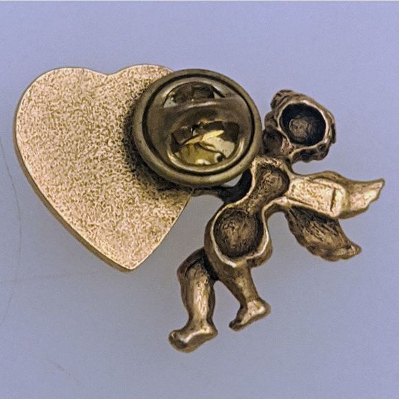 Vintage Cherub Cupid Heart Lapel Pin - Picture 2 of 3